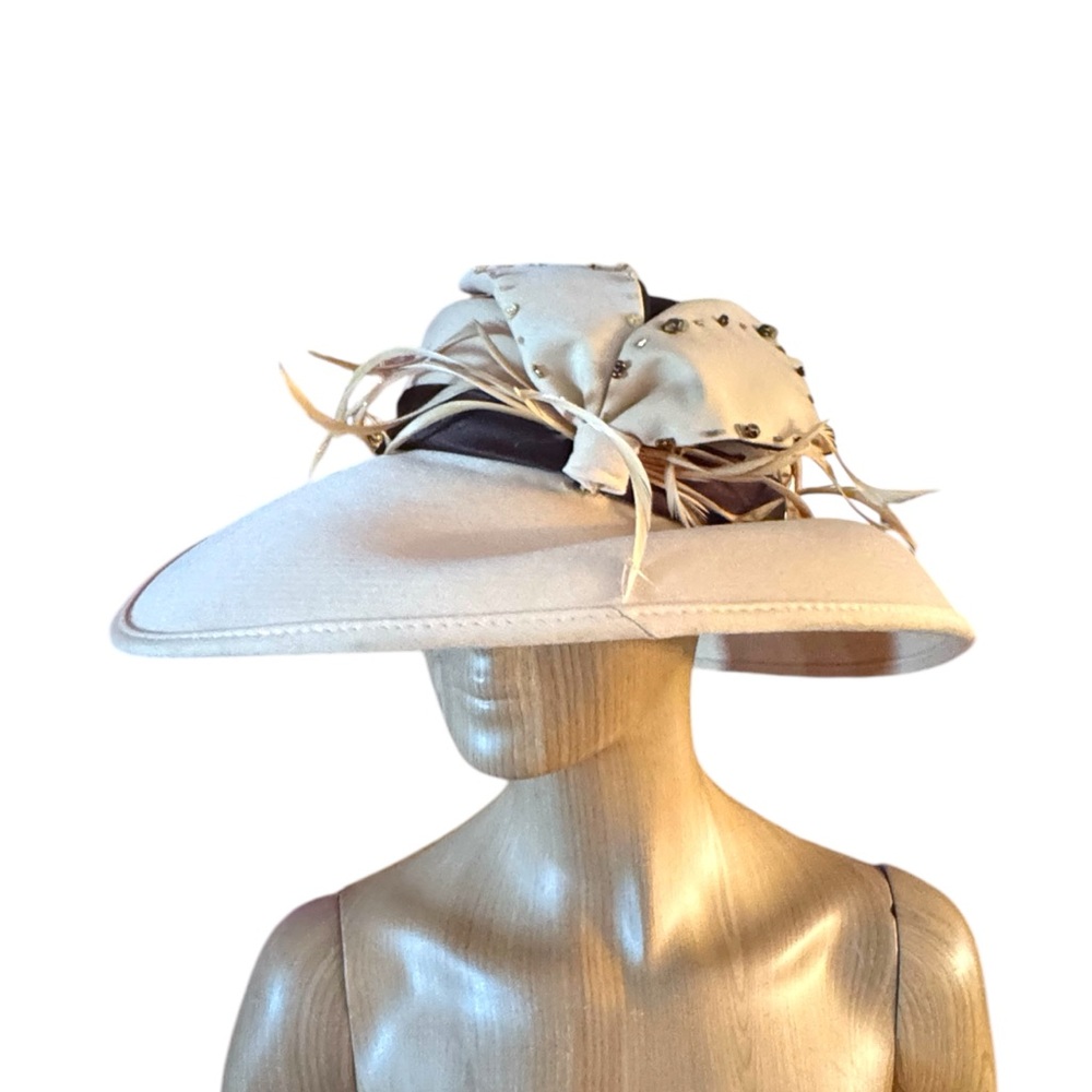 Elegant Vintage 1950s Wide Brim Fancy Cream Women's Hat